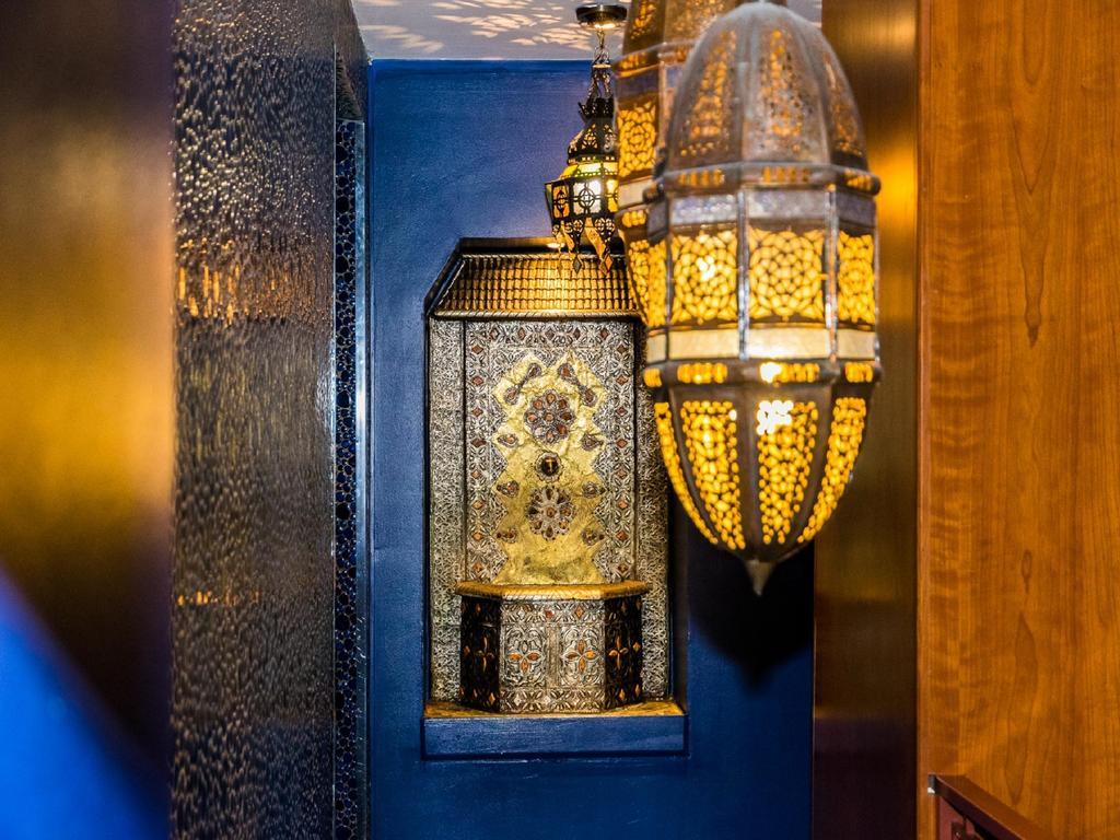 Marrakech Hotel On Broadway Нью-Йорк Экстерьер фото